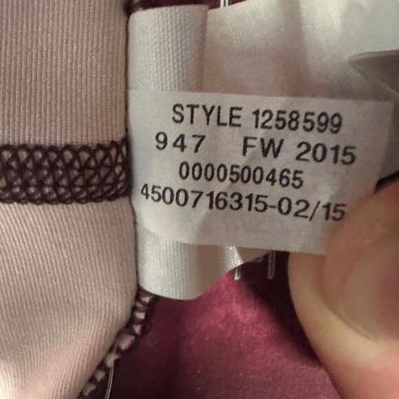 NWT Under Armour Womens L HeatGear Leggings Compression Capri Pink Tie Dye - Picture 13 of 16